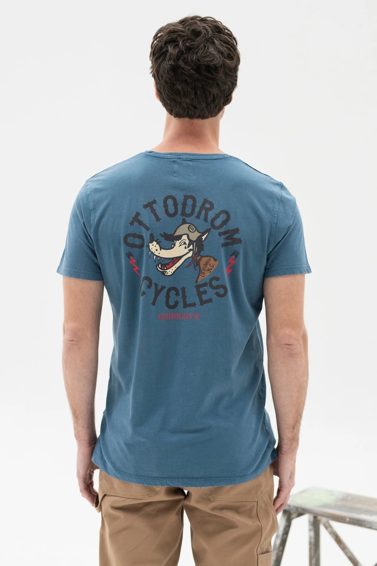 Tee
